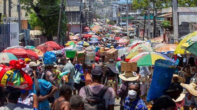 haitian people in a market