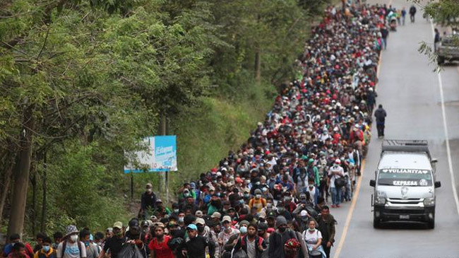 handurans walking to usa