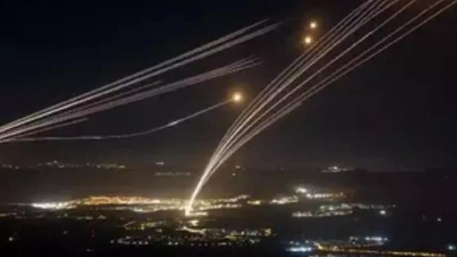 hezbollah rockets land near tel aviv