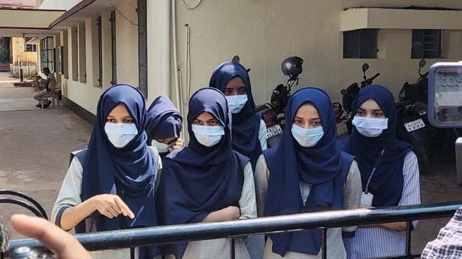 hijab student 2