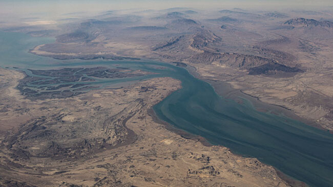 হরমুজ প্রণালীতে ইরানকে টোল দেওয়া জাহাজ আটকাতে চায় যুক্তরাষ্ট্র