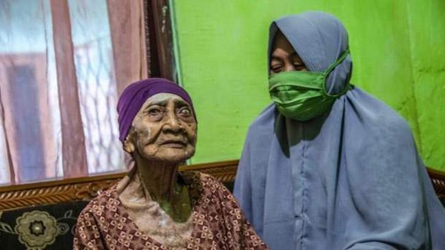 hundred years old woman recovered indoneshia