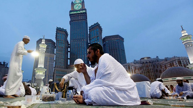 iftar in kaaba