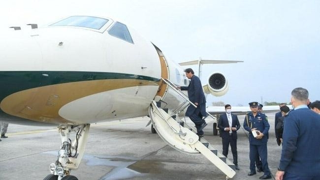 imran khan leaves moscow