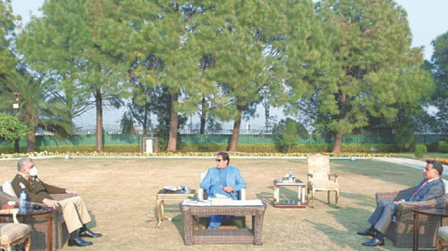 imran khan meeting army officials