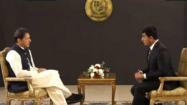 imran khan with trt world journalist