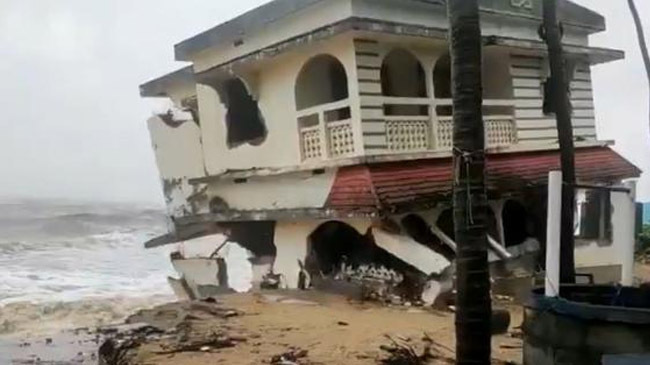 india cyclone tauktae hit