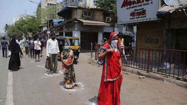 india lockdown people street