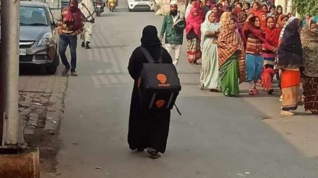 india swiggy woman1