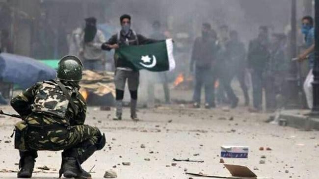 indian forces gun down six kashmiris