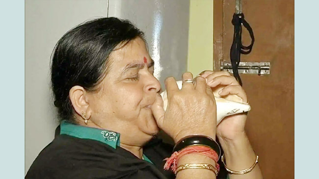 indian minister worship freed from cv