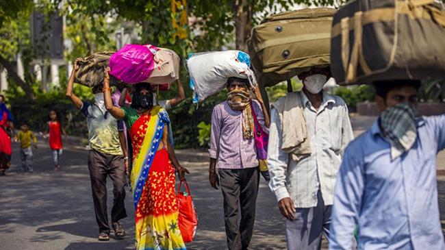 indian people moving in lockdown