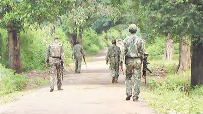 indian soldiers captive to rebel