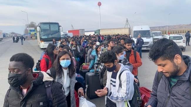 indian students in ukraine border