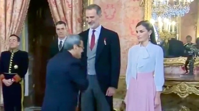 iran ambassador avoids shaking hands with queen letizia of spain
