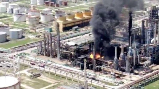 iraq missile attack causes fire at oil refinery in erbil