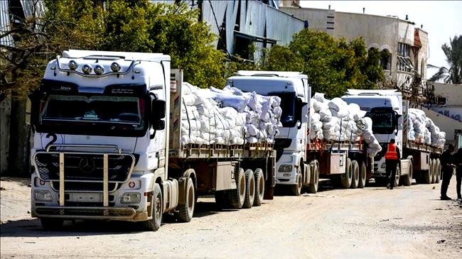 israel to allow 9 aid trucks