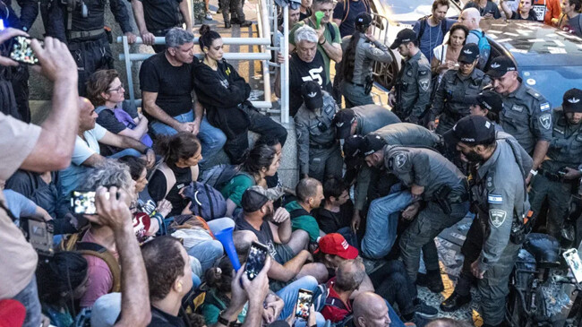 israeli gather in front of the headquarters of the likud party