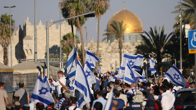 israeli procession in jerusalem