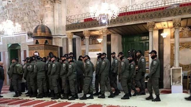 israeli soldiers in ibrahimi mosque