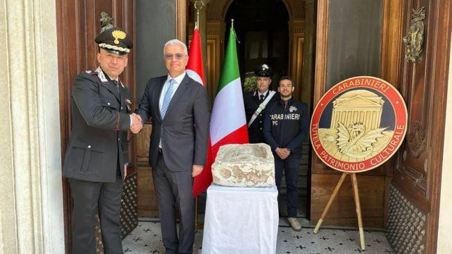 italy returns tomb stele