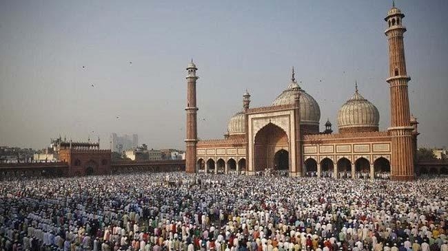 jama masjid in the old quarters of delhi