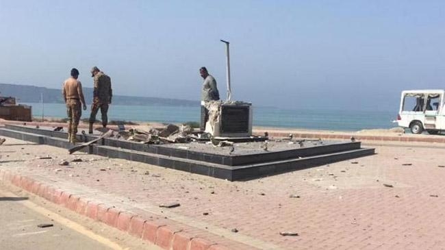 jinnnah statue demolished pakistan