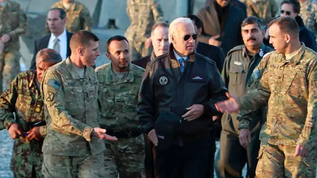 joe biden with us army 1