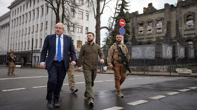 johnson zelensky walked through kyiv