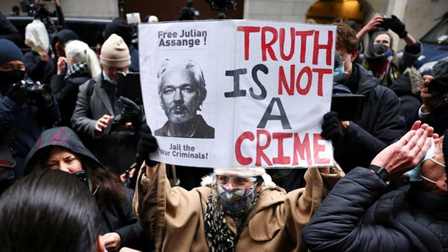 julian assange protest