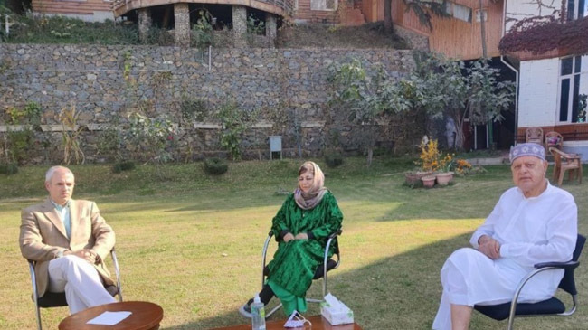 kashmir politician meeting