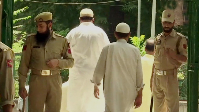 kashmir residence in mosque