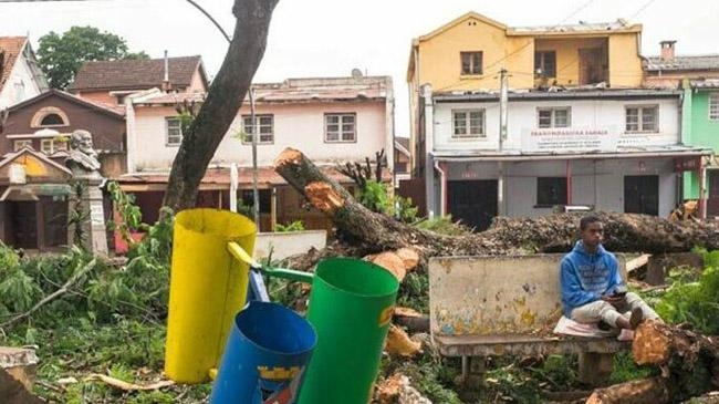 madagascar cyclone batsirai india