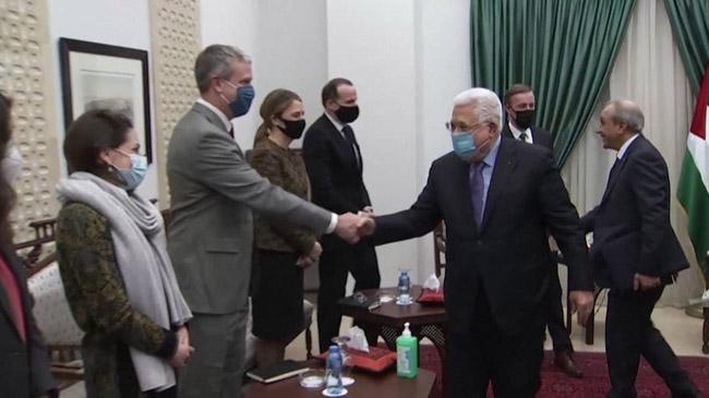 mahmoud abbas meets israeli defense minister