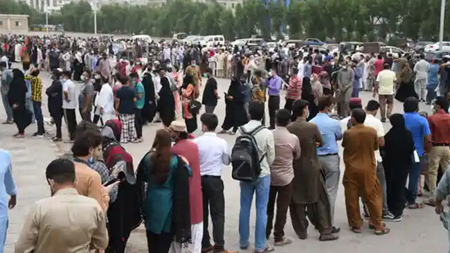 millions people in vacc centers in pakistan 1