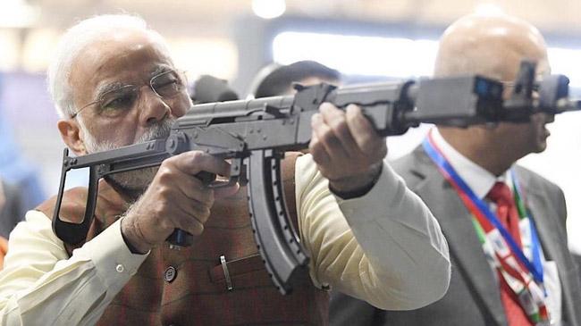 modi cheking assult rifle