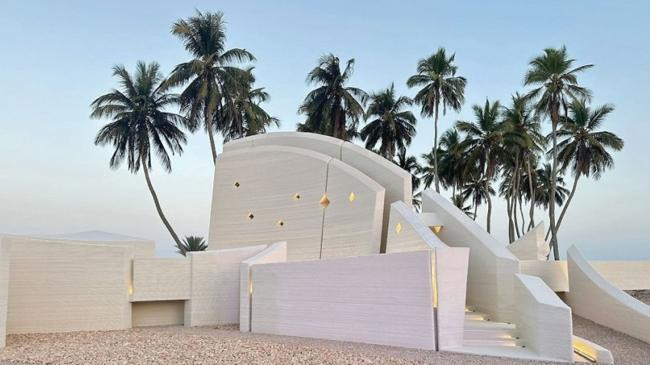 monument dedicated to chinese muslim admiral zheng he