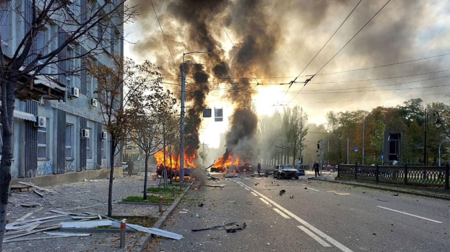 multiple explosions rock center of kyiv 2