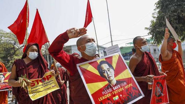 myanmar budhist monks protest