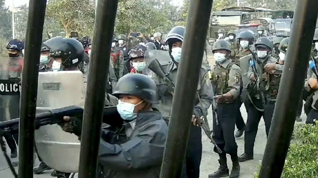 myanmar protest police torture inner