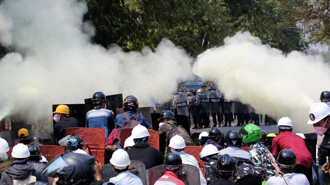 myanmar two protesters lost lives