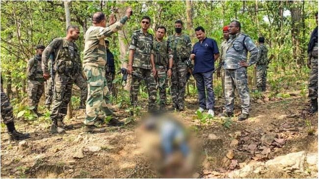 naxals killed 3 people