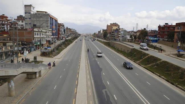 nepal emty road