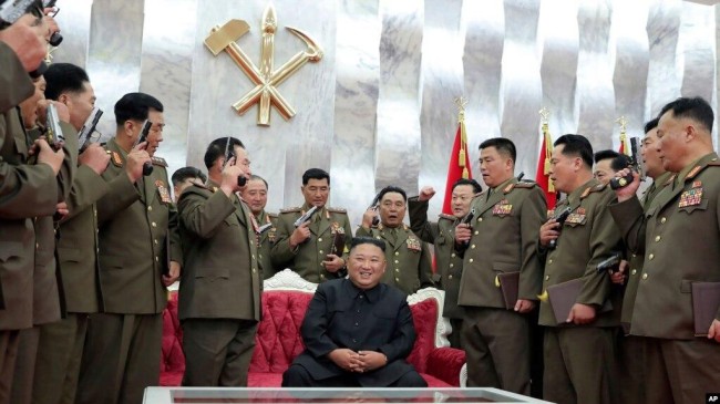 north korea kim and generals