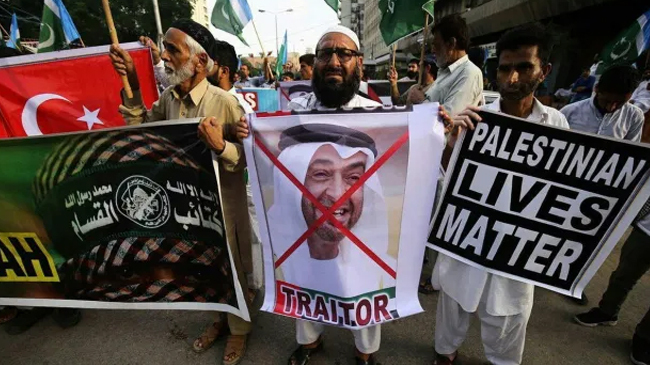 pakistani people protestion on israel uae deal01