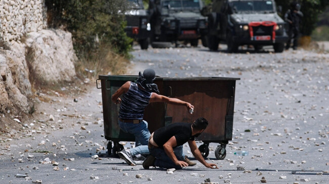 palestinians clash with israeli security forces