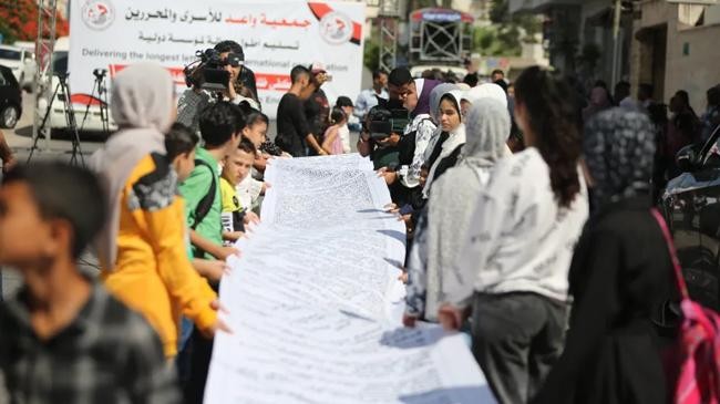 palestinians deliver 100m letter to red cross