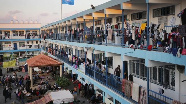 palestinians sheltering in un gaza schools
