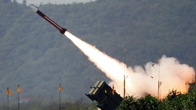 taiwanese soldiers train target shooting practice