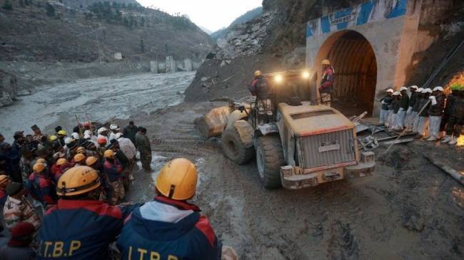 people stranded in uttarakhand tunnel